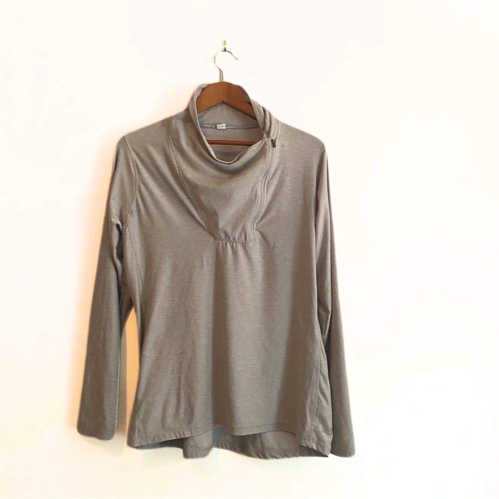 New Balance Women’s Large Funnel-Neck Long Sleeve Half-Zip Pullover Shirt